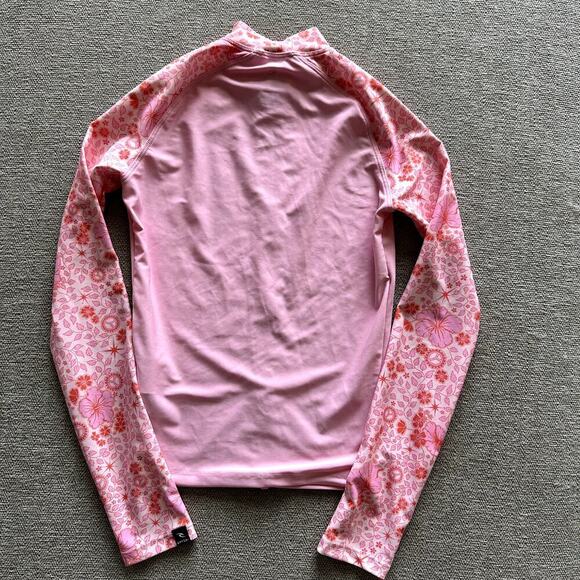 Rip Curl Girls Rash Guard UPF 50 Size 8 XS Long Sleeve Surf Swim Shirt Pink - Picture 2 of 8